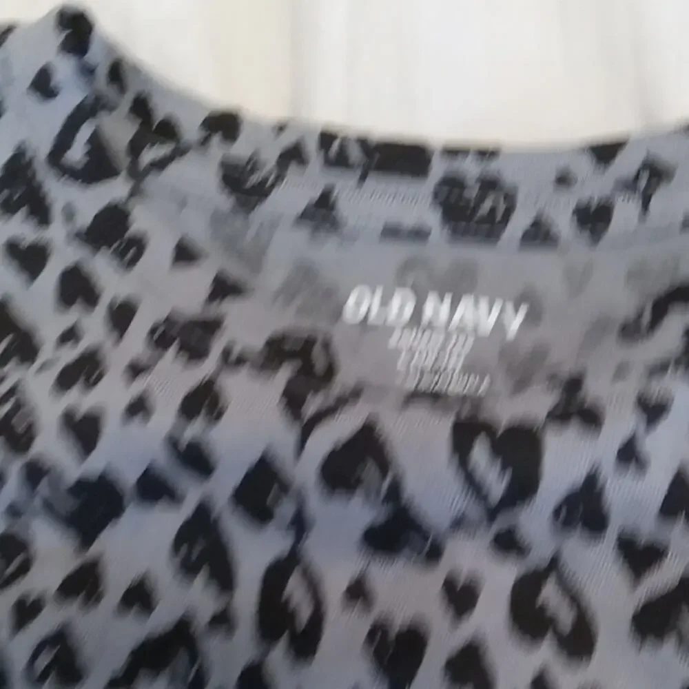 NWT Old Navy Girl's Size Large Stylish Black and Gray Leopard Print   Top